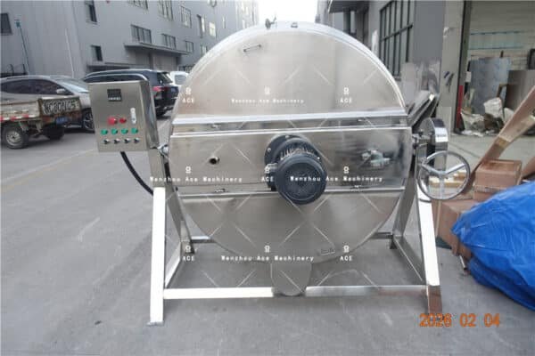 Chaleira basculante de dupla camisa de 900L - Imagem 2