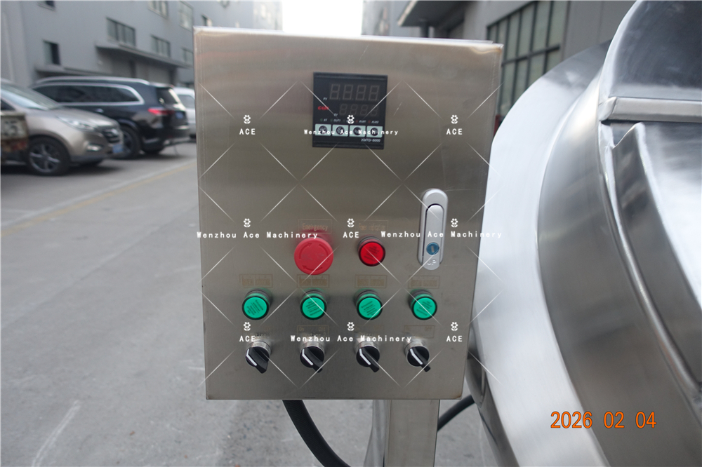 Chaleira com camisa dupla basculante de 900L Chaleira basculante de dupla camisa de 900L - Imagem 3